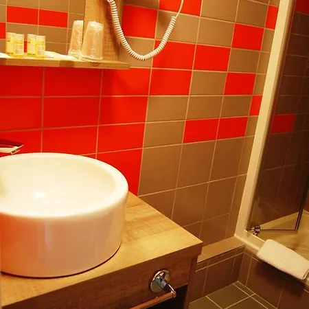 Fasthotel Clermont Sud 2*