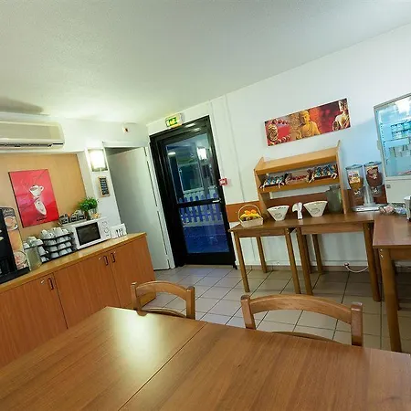 Hotel Fasthotel Clermont Sud 2*