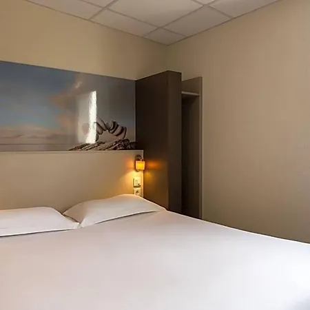 Fasthotel Clermont Sud 2*