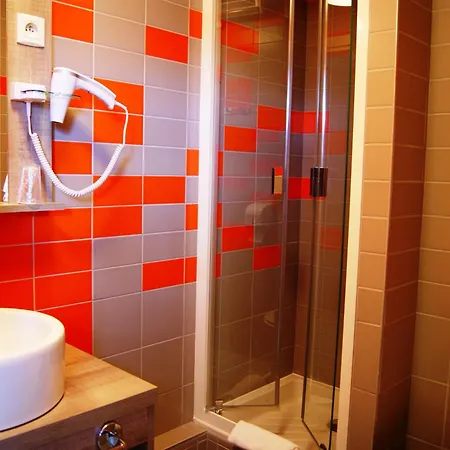 Fasthotel Clermont Sud 2*